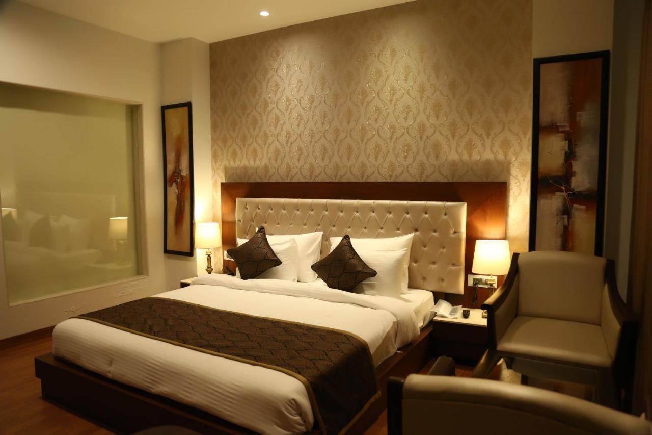 ג'לנדהר Hotel Imperia Suites מראה חיצוני תמונה