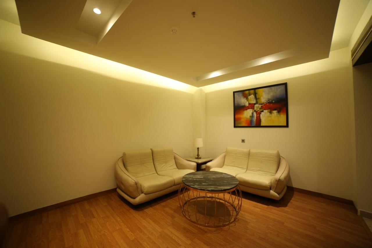 ג'לנדהר Hotel Imperia Suites מראה חיצוני תמונה