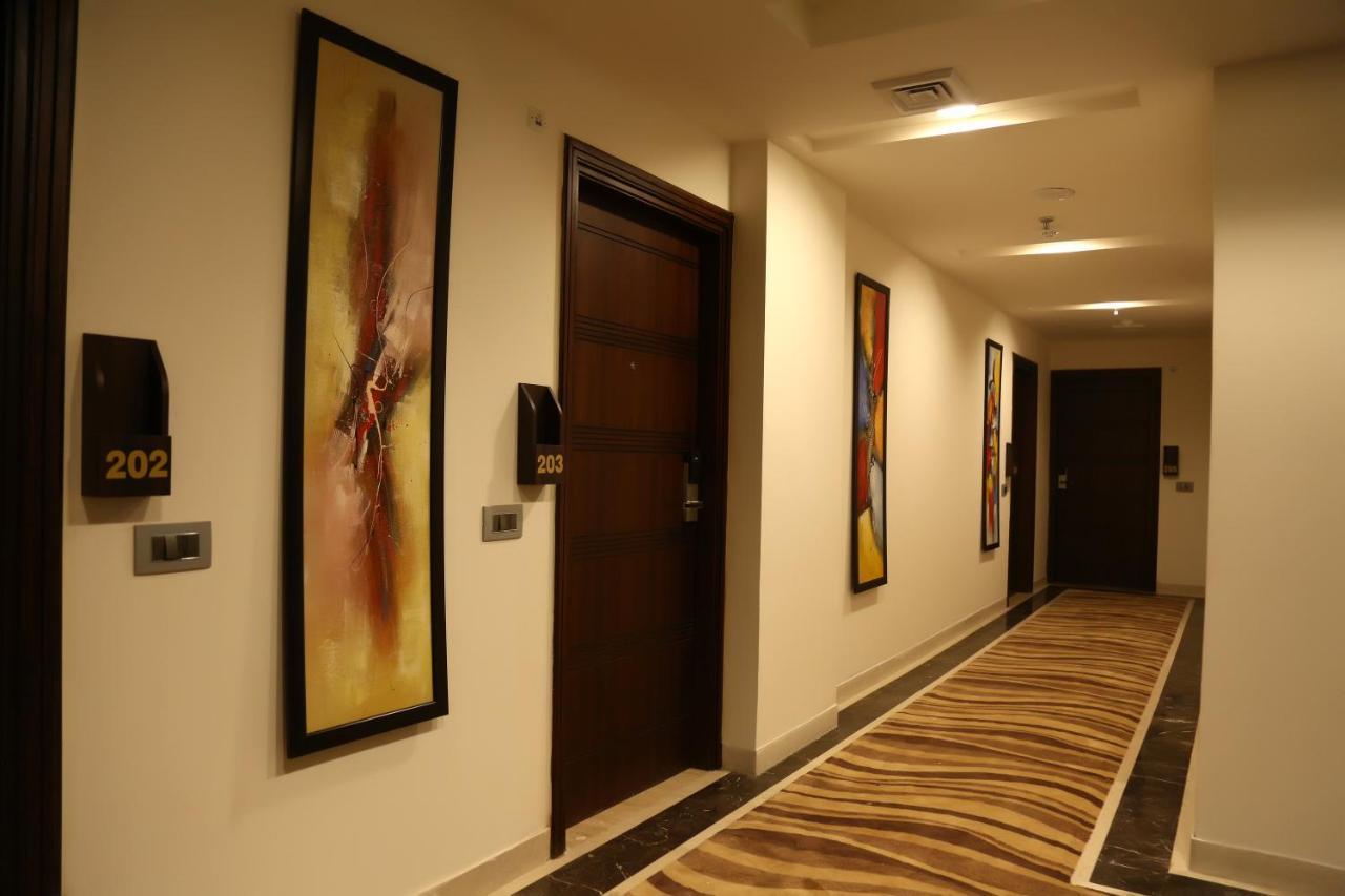 ג'לנדהר Hotel Imperia Suites מראה חיצוני תמונה