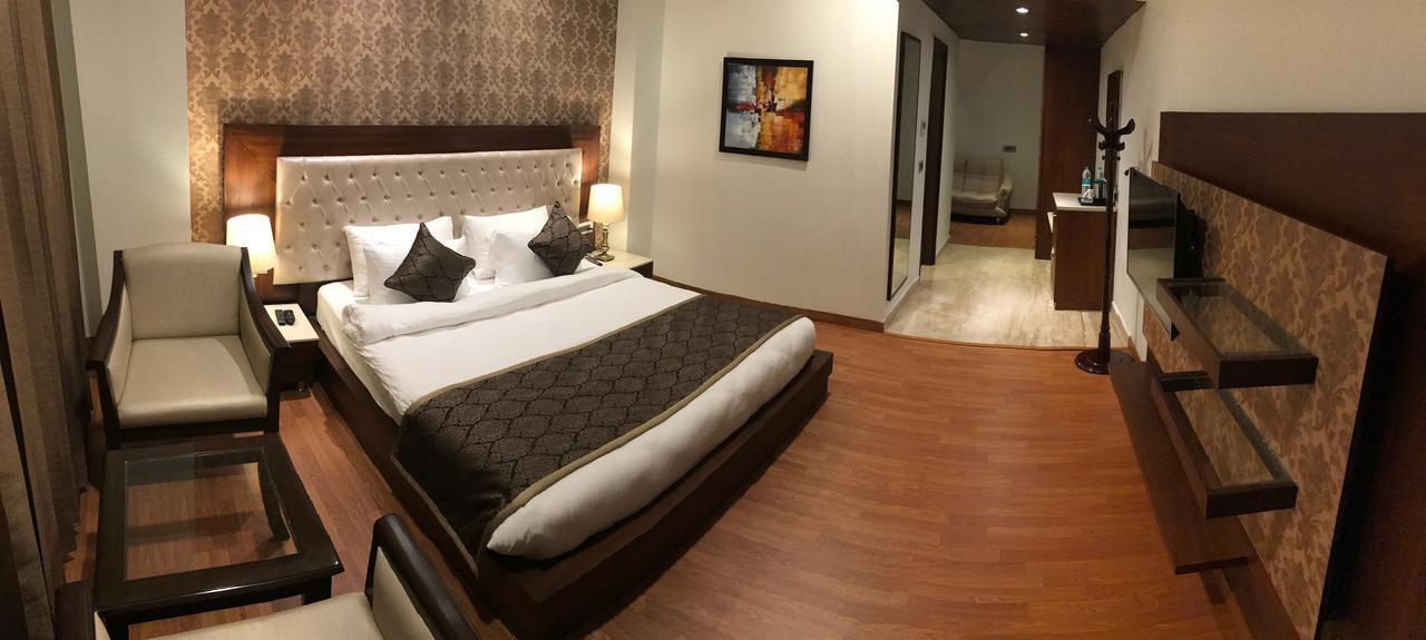 ג'לנדהר Hotel Imperia Suites מראה חיצוני תמונה