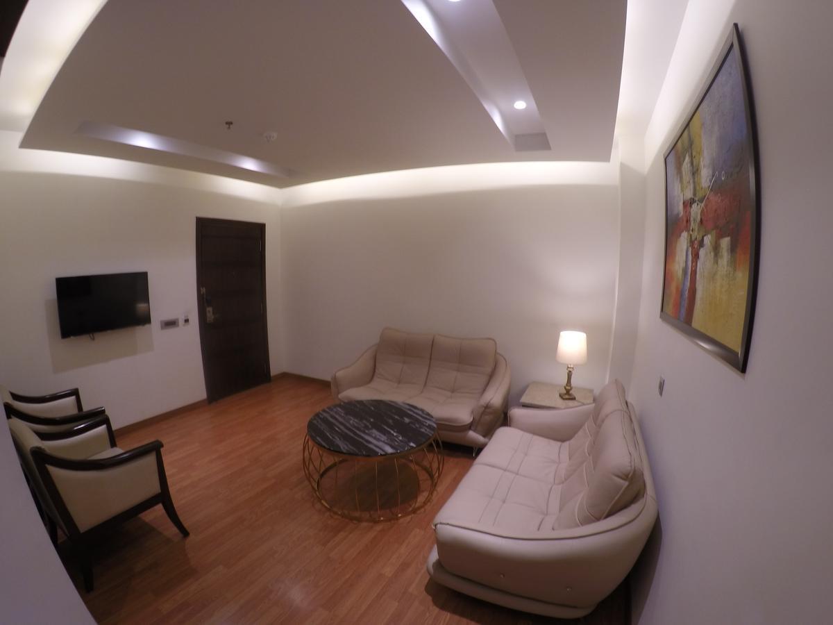 ג'לנדהר Hotel Imperia Suites מראה חיצוני תמונה