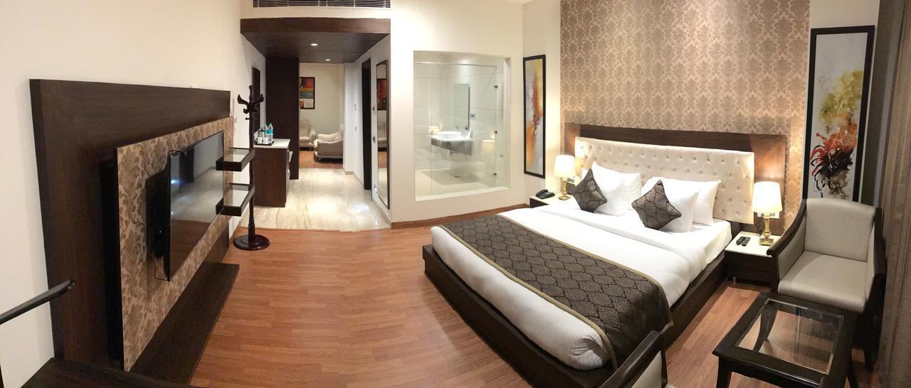 ג'לנדהר Hotel Imperia Suites מראה חיצוני תמונה