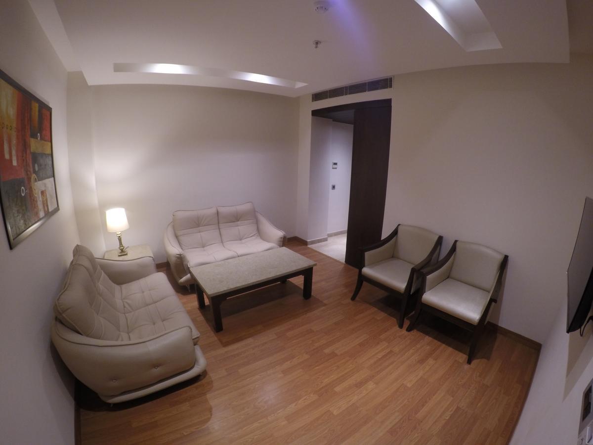 ג'לנדהר Hotel Imperia Suites מראה חיצוני תמונה