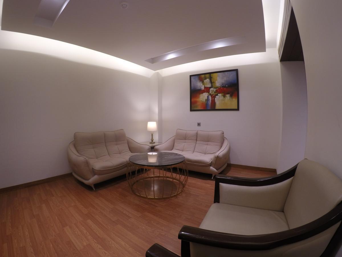 ג'לנדהר Hotel Imperia Suites מראה חיצוני תמונה